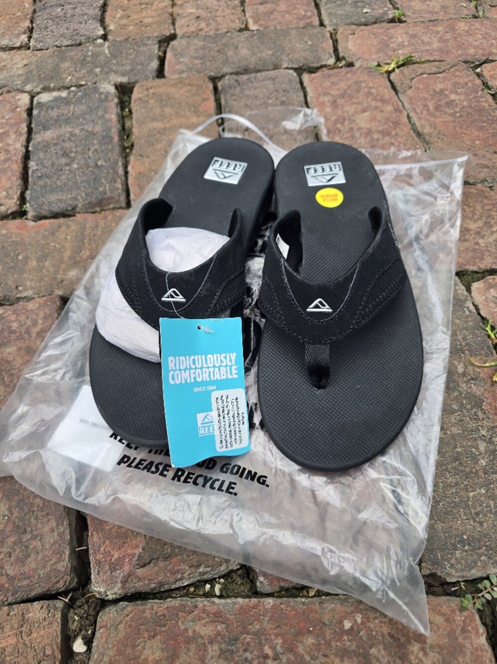 Reef Fanning Men's Water Friendly Flip Flops With Bottle Opener NWT 11 Black - Picture 2 of 11